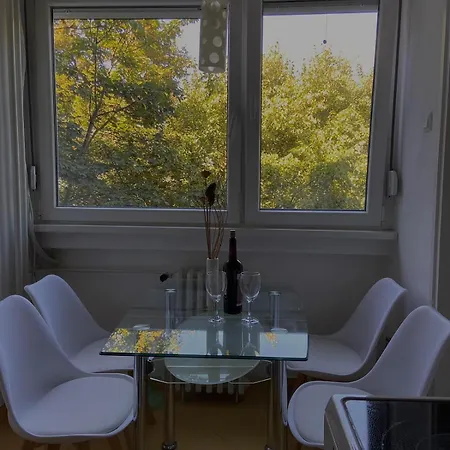 Bella Vista Apartment *