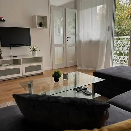 Bella Vista * Belgrade